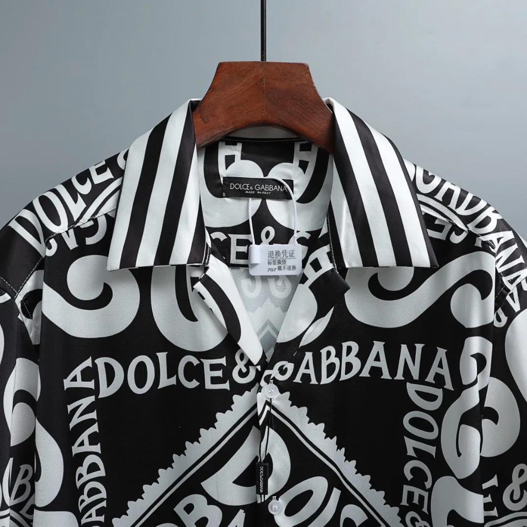 Dolce & Gabbana/ ， ， ， 。 Black White ， Classic ， 。 Retro 。 ， 。 Black White ， ， Classic 。 ， ， Classic 。 Size：S M L XL